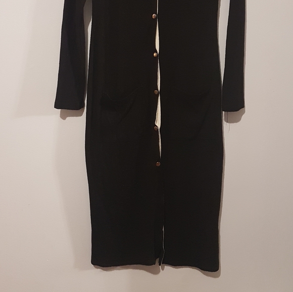 Dresses - Picture 3 of 3